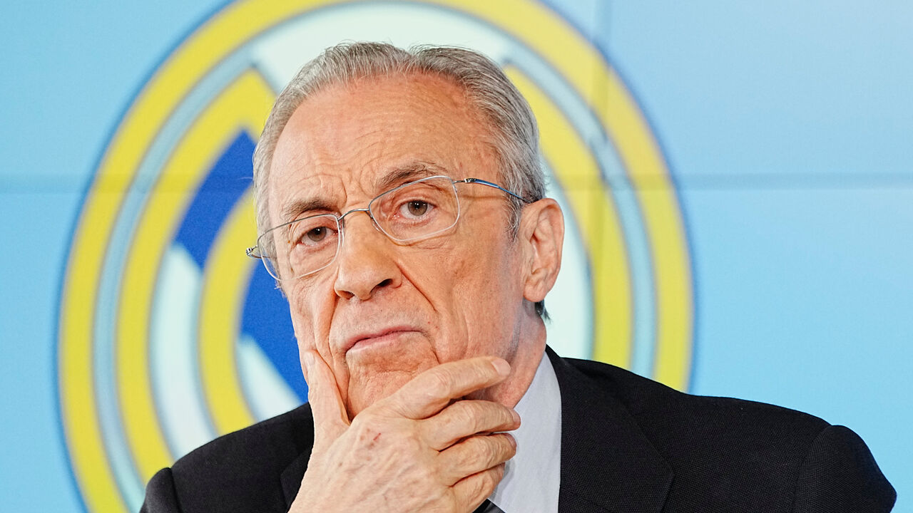 Florentino Pérez na famosa conferência de imprensa
