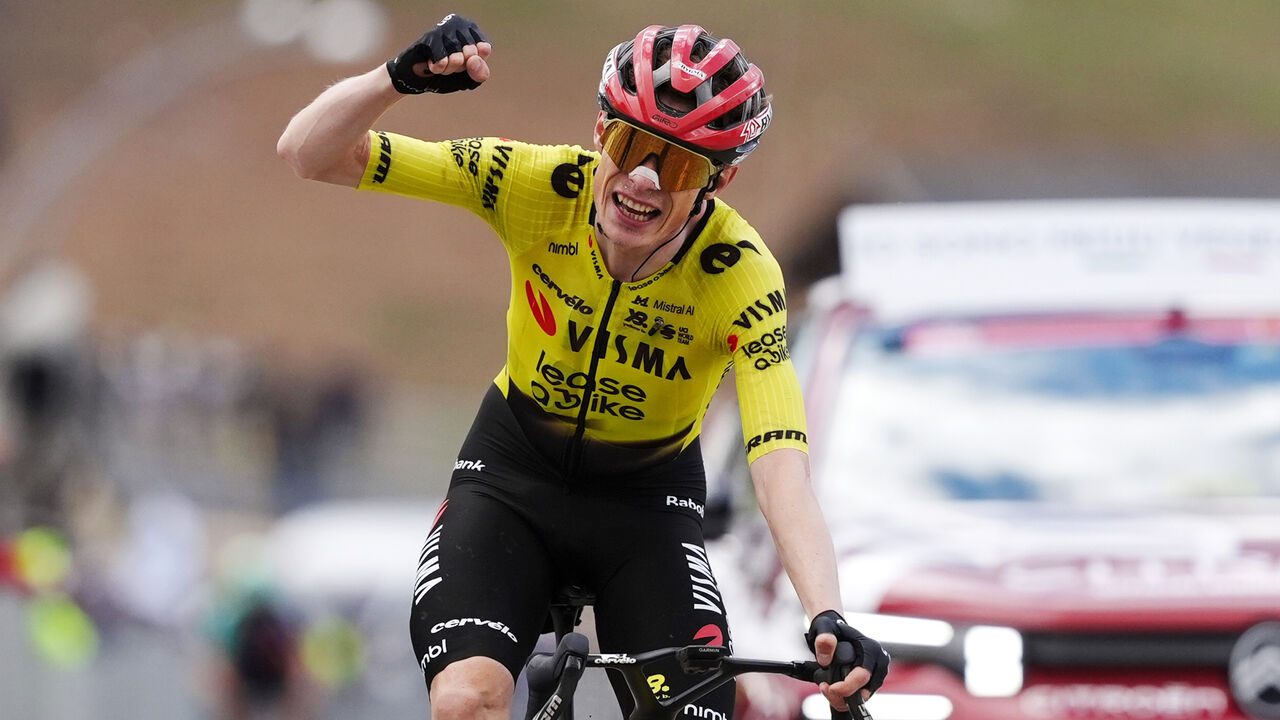 Jonas Vingegaard vence etapa, Afonso Eulálio lidera Volta a Itália