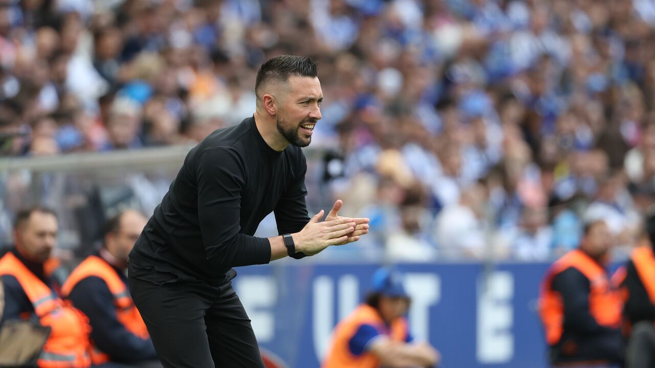 Francesco Farioli no jogo com o Santa Clara