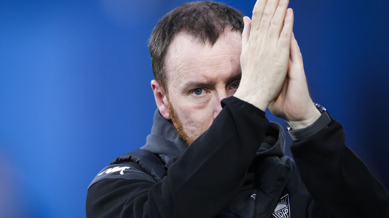 Ian Cathro no jogo com o Benfica