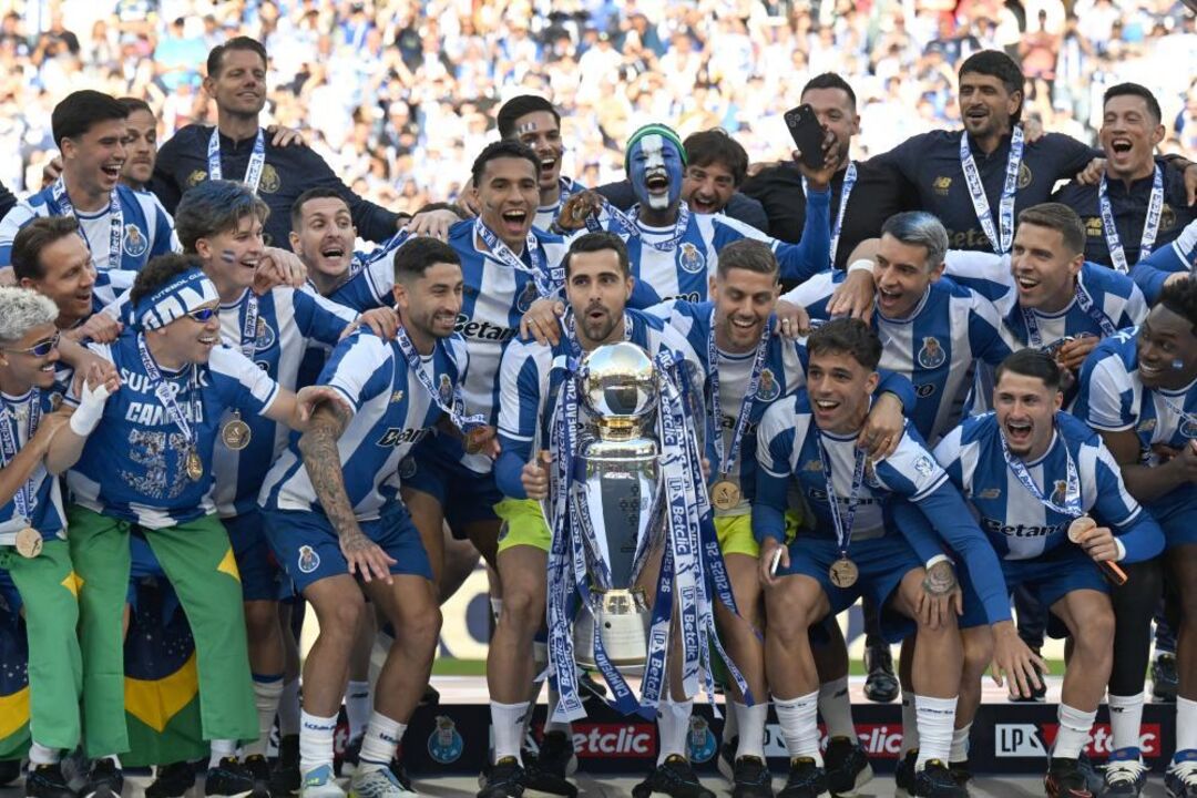 FC Porto, enquanto campeão nacional, será o representante português. Sporting pode juntar-se
