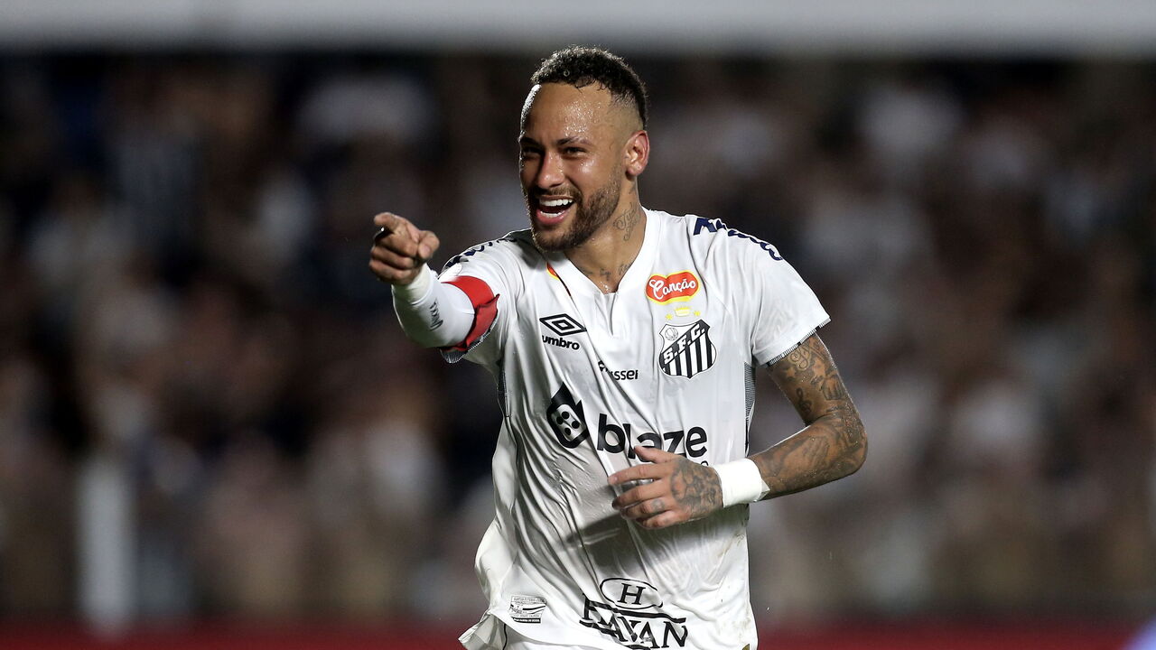Neymar voltou ao Santos no início de 2025, tentando desde então recuperar a boa forma