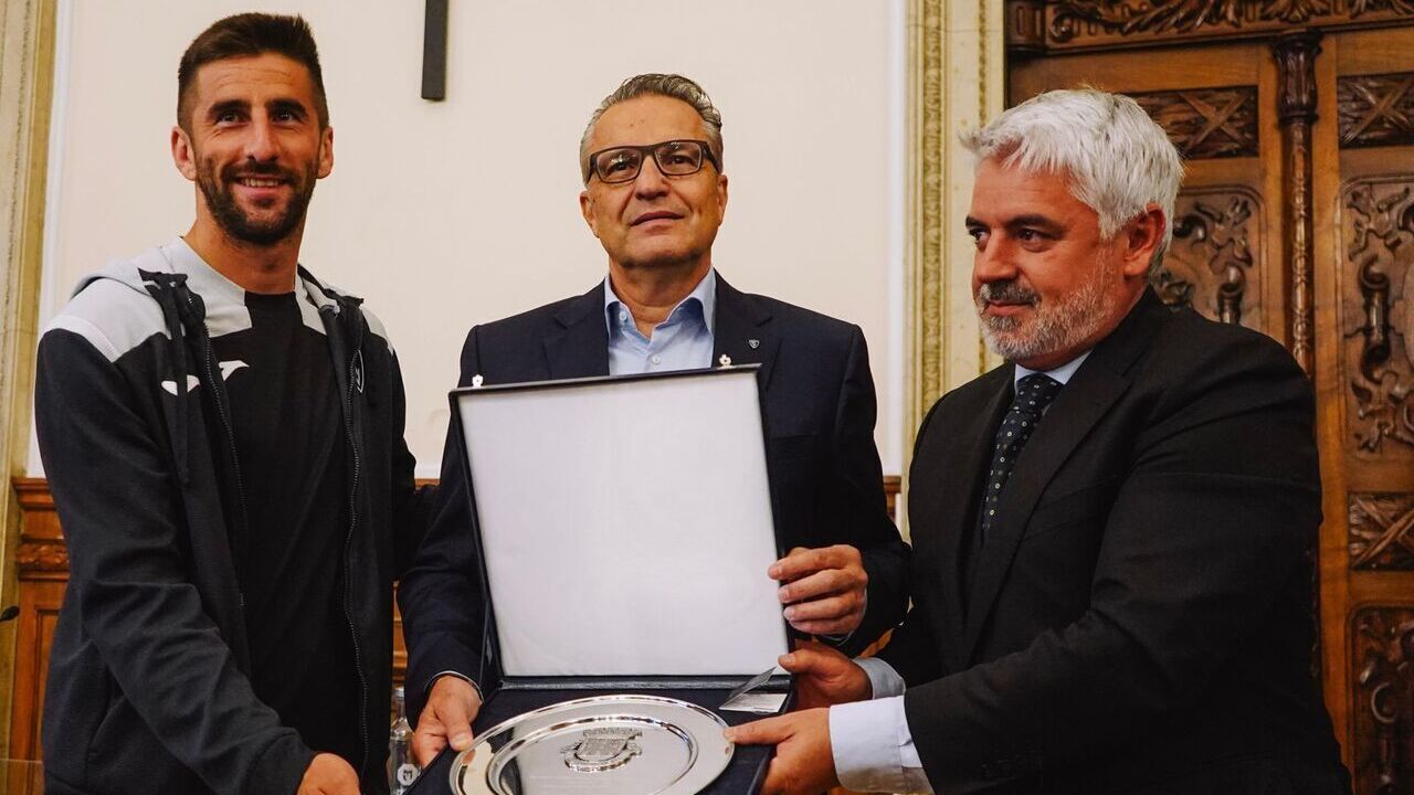 Presidente da CM Viseu promete obras no Fontelo ao Ac. Viseu