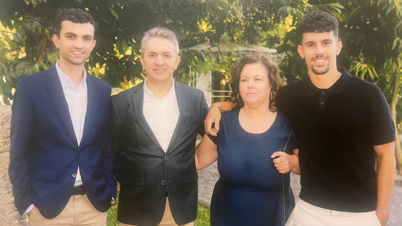 Luís (irmão), Manuel (pai), Idalina (mãe) e Tomás Araújo