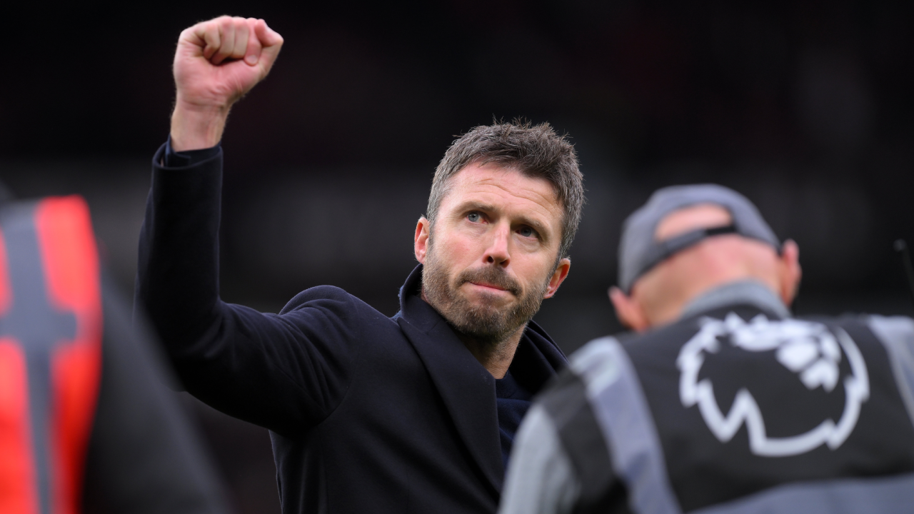 Michael Carrick vai continuar no Manchester United