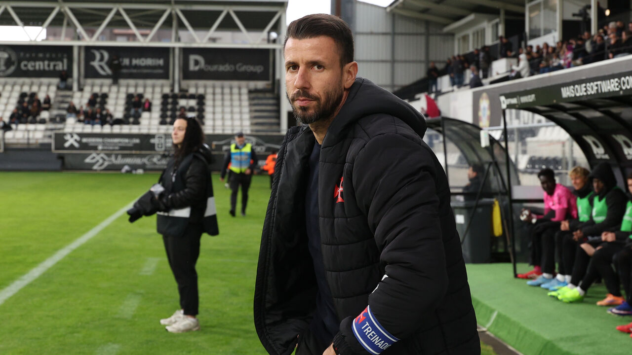Gonçalo Brandão assumiu o comando do Belenenses após a saída de Tiago Zorro