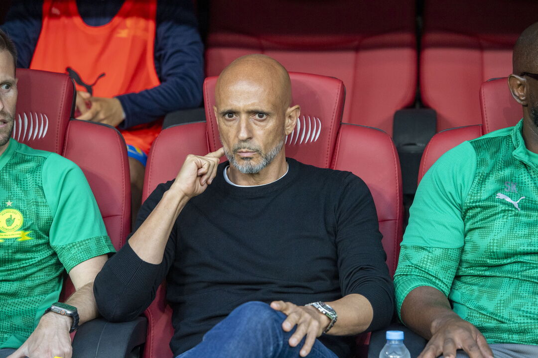 Miguel Cardoso celebra título inédito na Liga dos Campeões Africana