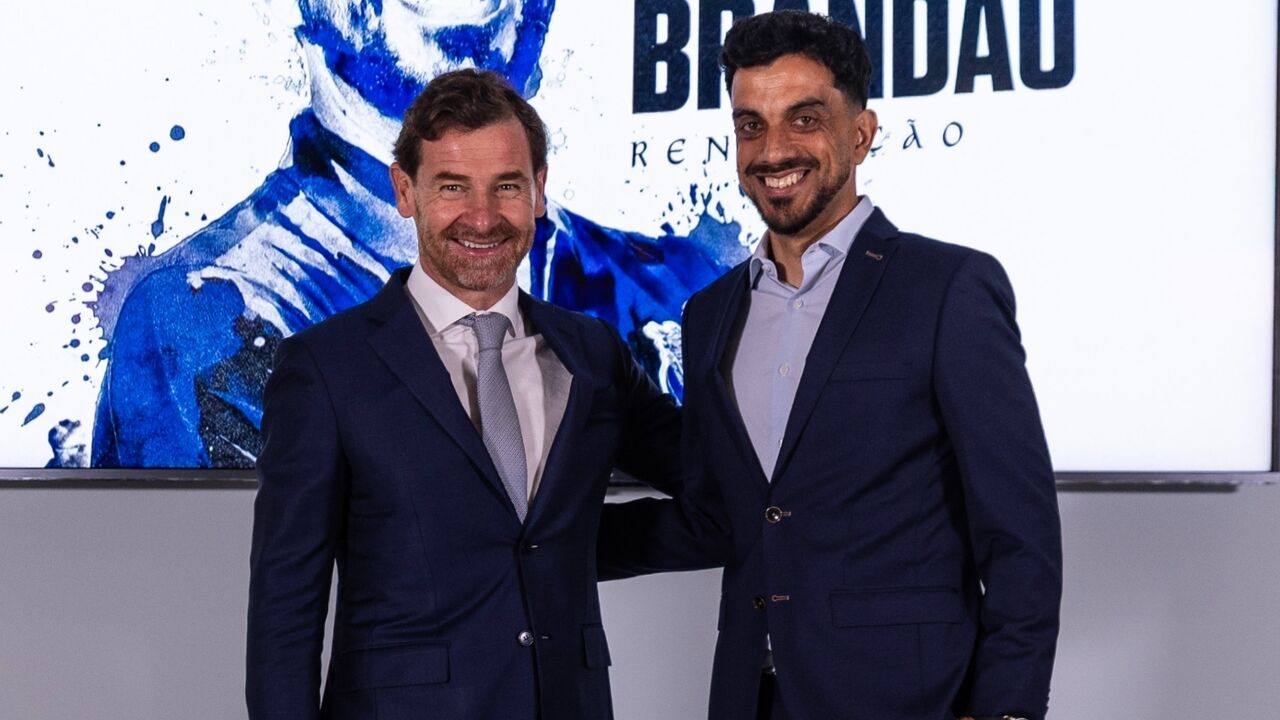 João Brandão renova contrato com o FC Porto até 2028 e continua como técnico da equipa B
