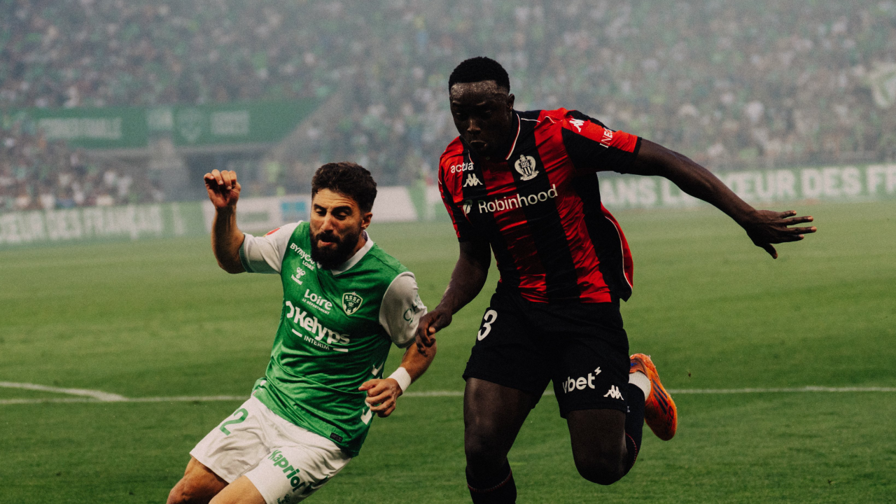 Saint-Étienne e Nice empatam no playoff e adiam decisão da vaga na Ligue 1