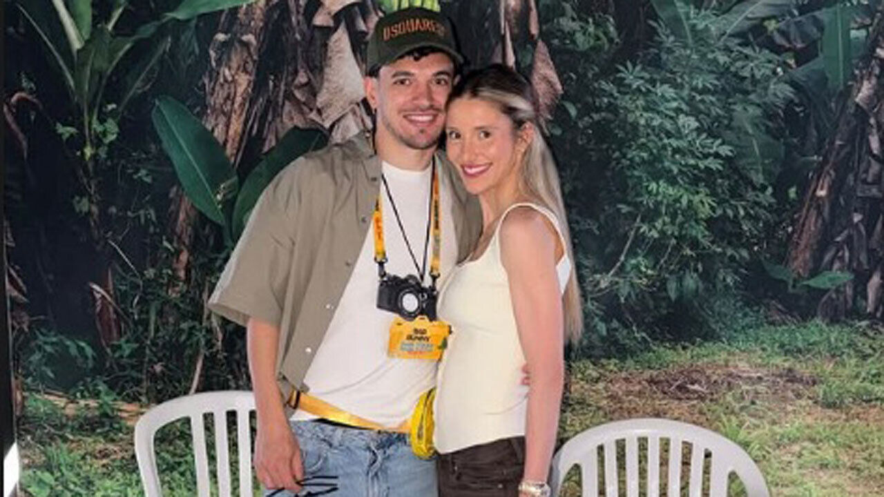 Pote e Bruna Rafaela no concerto de Bad Bunny