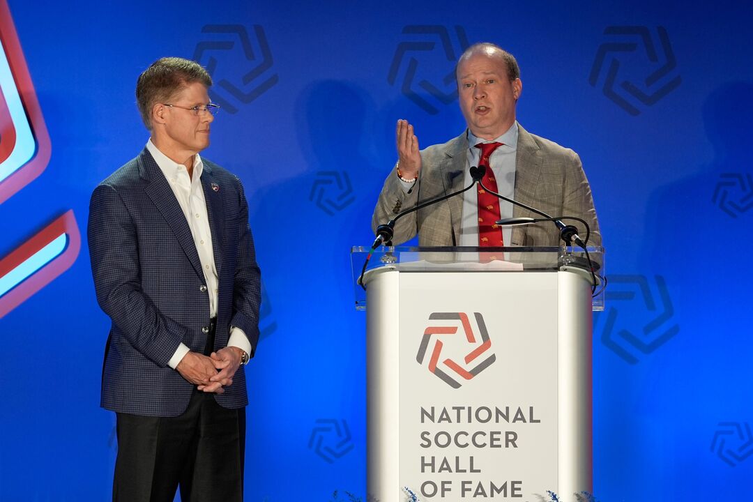 Lamar Hunt, um dos fundadores do futebol nos EUA, é homenageado