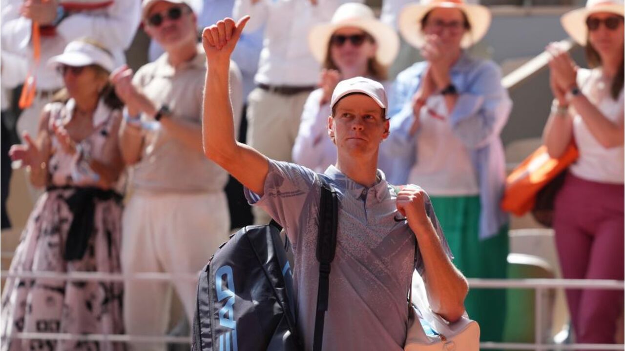 Jannik Sinner eliminado no Roland Garros