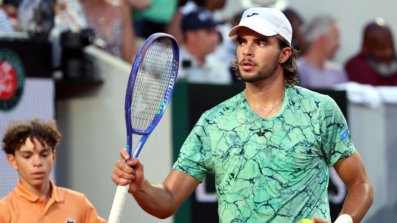Jaime Faria vence Tiafoe e faz história em Roland Garros