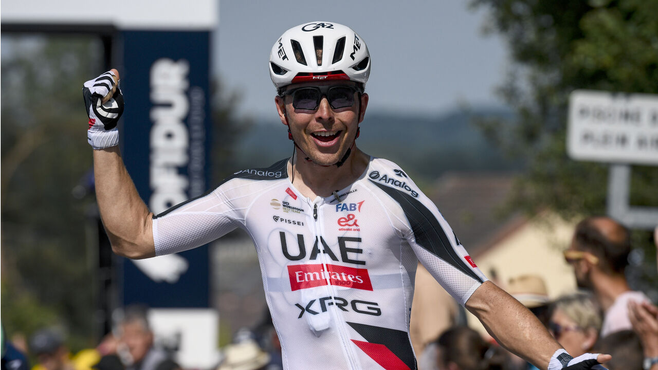 Benoît Cosnefroy vence Boucles de la Mayenne