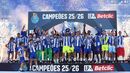 FC Porto levanta a taça de campeão no Dragão