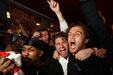 Adeptos do Arsenal festejam nos pubs de Londres a conquista da Premier League