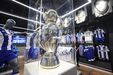 Taça de Campeão Nacional em exibição na nova loja do FC Porto do NorteShopping
