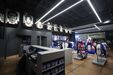 Taça de Campeão Nacional em exibição na nova loja do FC Porto do NorteShopping