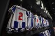 Taça de Campeão Nacional em exibição na nova loja do FC Porto do NorteShopping