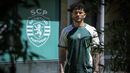 Luis Suárez de leão ao peito