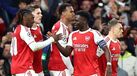Jogadores do Arsenal celebram durante o jogo contra o Atlético de Madrid