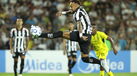 Neymar em ação frente ao Recoleta