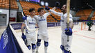 Jogadores do OC Barcelos festejam durante o jogo com o Trissino