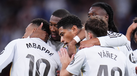 Jogadores do Real Madrid comemoram após golo de Bellingham frente ao Oviedo
