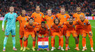Equipa da Holanda, orientada por Koeman, prepara-se para o jogo com a Lituânia no Johan Cruijff Arena