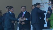 O momento do cumprimento entre André Villas-Boas e Rui Costa na final da Taça de Portugal feminina