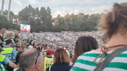 «Que vergonha!»: adeptos do Sporting em ira quando os jogadores sobem à tribuna no Jamor
