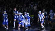 Jogadores do FC Porto desfilam e são ovacionados