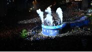 Mar de gente para receber os novos campeões nacionais no coreto do Dragão