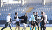 Cenas lamentáveis no final do Casa Pia-Tondela: GNR teve que escoltar o árbitro à saída do campo