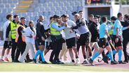 Cenas lamentáveis no final do Casa Pia-Tondela: GNR teve que escoltar o árbitro à saída do campo