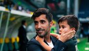 Américo Branco homenageado antes do início do jogo entre o Fortuna Sittard e o Zwolle