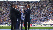 Festa no Dragão: FC Porto exibe troféu de campeão português