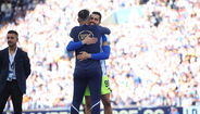 Jogadores do FC Porto celebram conquista do título no Estádio do Dragão