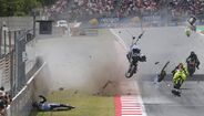 Piloto sofre acidente grave durante prova de motociclismo