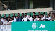 Pessoas assistem a um evento no Estádio Aurélio Pereira