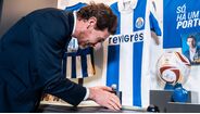 Anel de campeão oferecido a Villas-Boas no museu do FC Porto