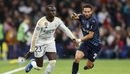 Mendy - Devido à grave lesão, os merengues tencionam avançar para a rescisão de contrato