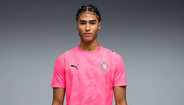 Nova camisola de Portugal para o Mundial'2026, desenhada por Salehe Bembury e PUMA