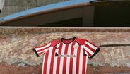 A nova (e polémica) camisola principal do Athletic Bilbao para 2026/27