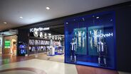 Taça de Campeão Nacional em exibição na nova loja do FC Porto do NorteShopping
