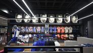 Taça de Campeão Nacional em exibição na nova loja do FC Porto do NorteShopping