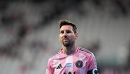 Na parte da frente, jogadores tinham as bandeiras dos seus países