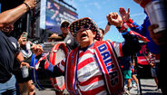 Festa durante a apresentação da seleção norte-americana