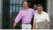 Marcos Maynar (na foto, de camisa branca)