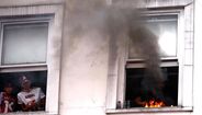 Incêndio em Londres durante as comemorações do título do Arsenal; nove pessoas detidas
